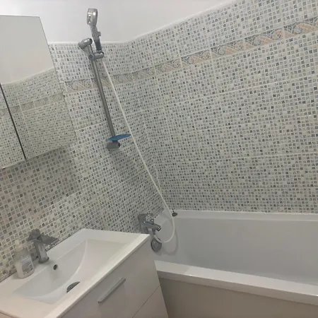 Appartement T3 Cosy Et Spacieux A *